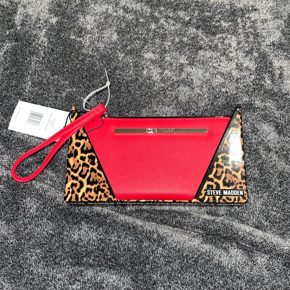 Steve Madden Handbags - Steve Madden clutch